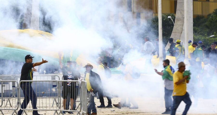 PF cumpre mandados de prisão de suspeitos que participaram de atos antidemocráticos em Brasília - Foto: Marcelo Camargo/Agência Brasil