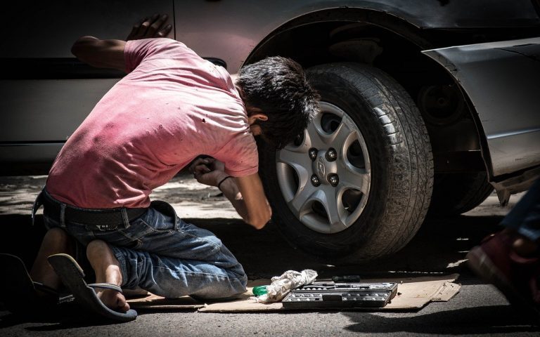 Mecânico de automóveis é uma das vagas oferecidas pelo Sine RR - Foto: Pixabay