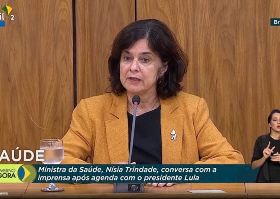 Ministra da Saúde, Nísia Trindade, durante coletiva após agenda com Lula - Foto: Reprodução/Youtube @lula