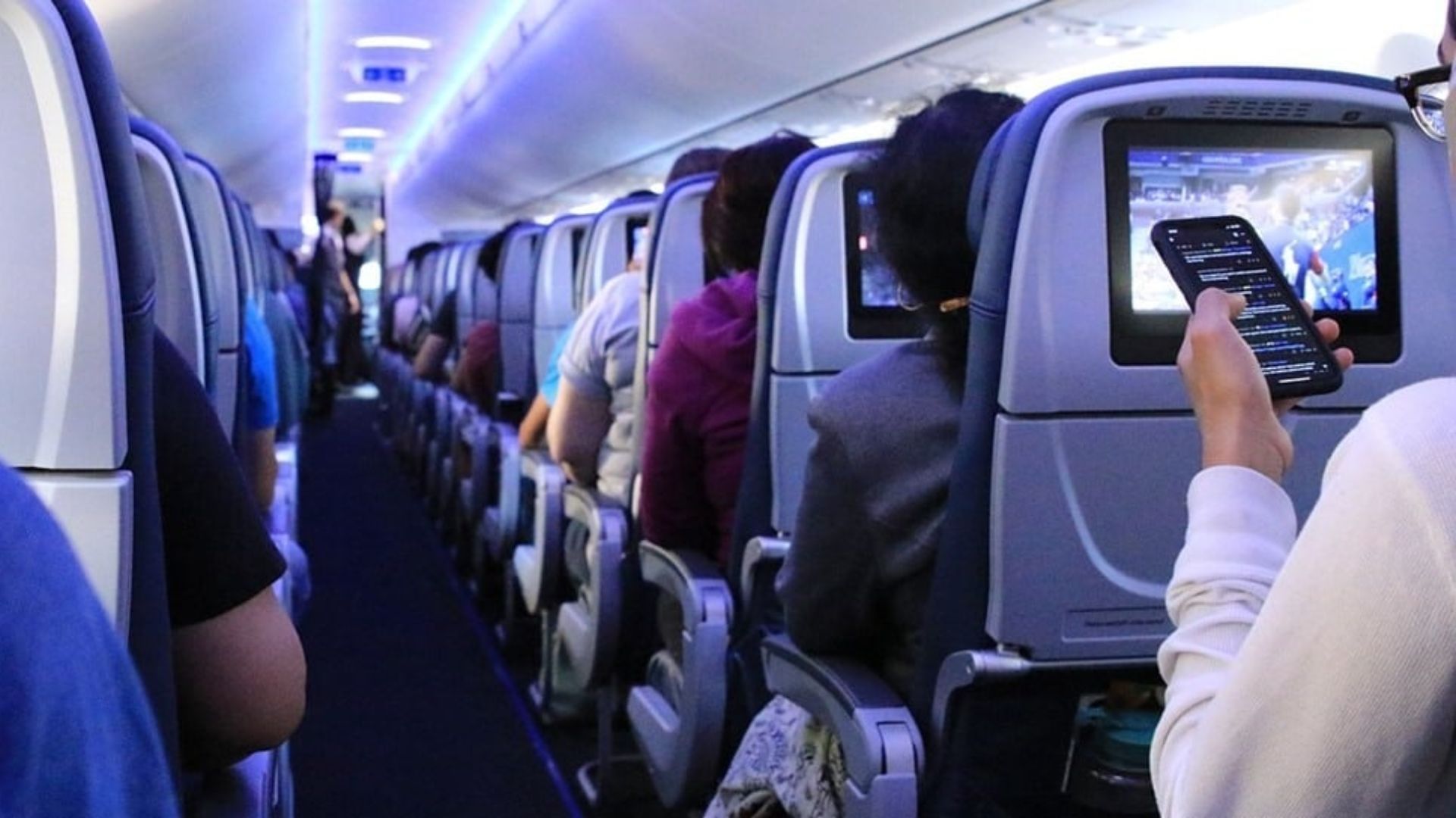 Companhia aérea americana anuncia fim do 'Modo Avião' nos celulares