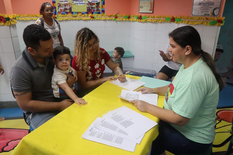 Para garantir vaga na creche, pais devem levar documentação da criança e efetuar matrícula - Foto: Cleomir Santos/Semed