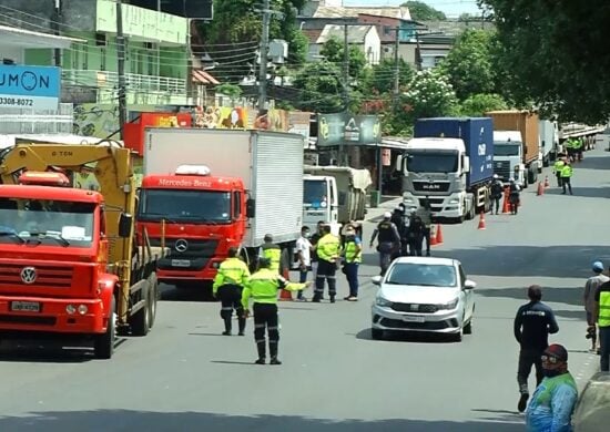 Prefeitura de Manaus restringe circulação de veículos pesados nas ruas