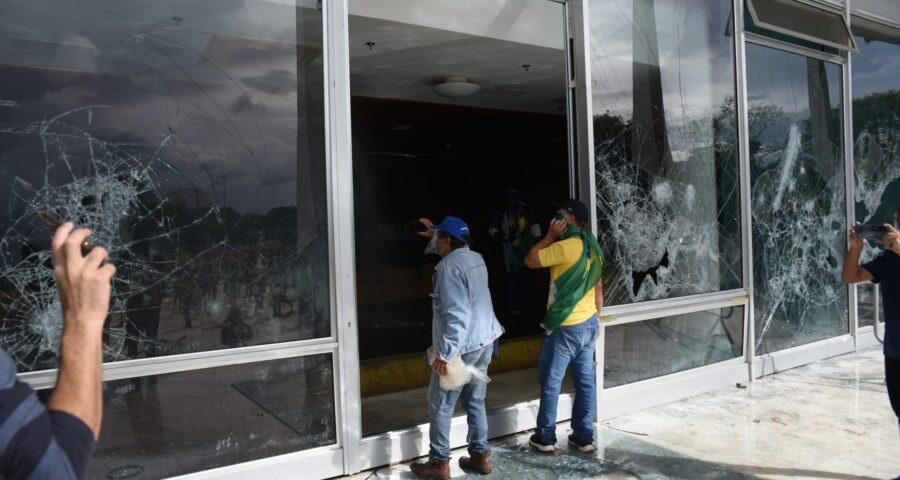 Parte do prejuízo causado por bolsonaristas no domingo (8), em Brasília - Foto: Ton Molina/FotoArena/Estadão Conteúdo