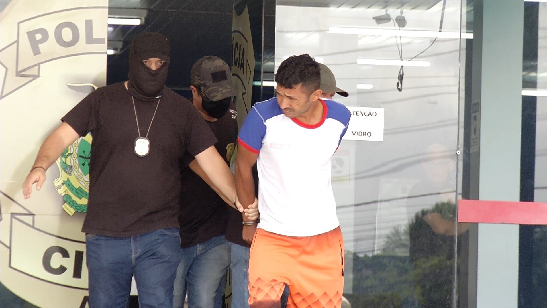 Homem é preso suspeito de matar mulher com mais de 70 facadas em Manaus