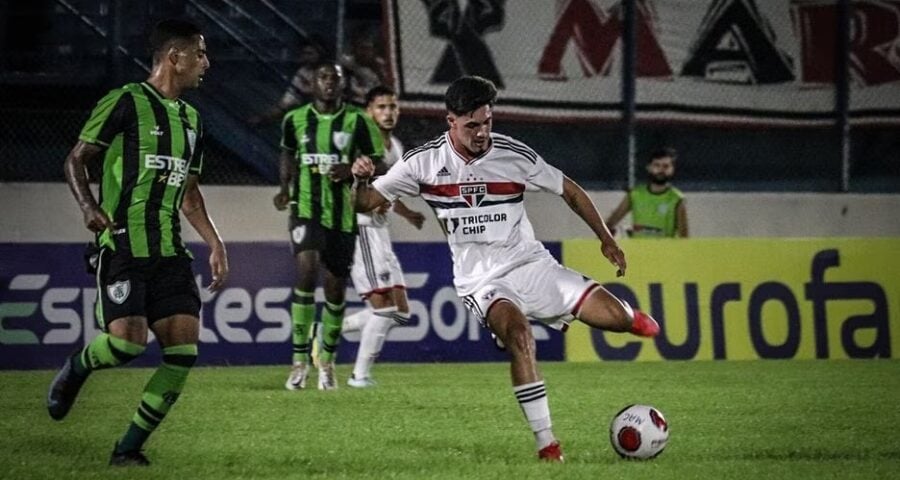 São Paulo leva virada do América-MG e está eliminado da Copa São Paulo