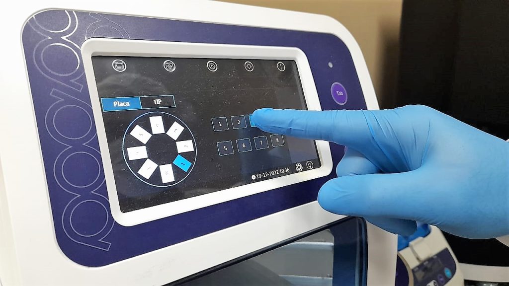 tecnologia usada para realiza sequenciamento tem capacidade de realizar 2,5 mil exames de diagnóstico - Foto: Girlene Medeiros/FVS-RCP