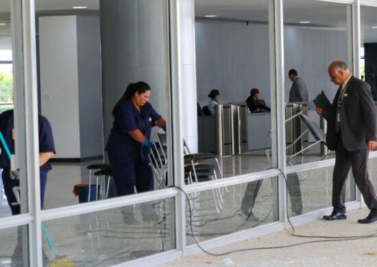 Terceirização de serviços de limpeza estão em alta no pós-pandemia, segundo estudo - Foto: Fábio Rodrigues Pozzebom/Agência Brasil