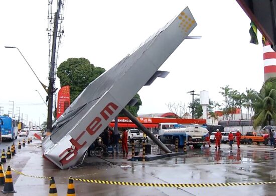 Cobertura de posto de combustíveis desaba na Zona Norte de Manaus