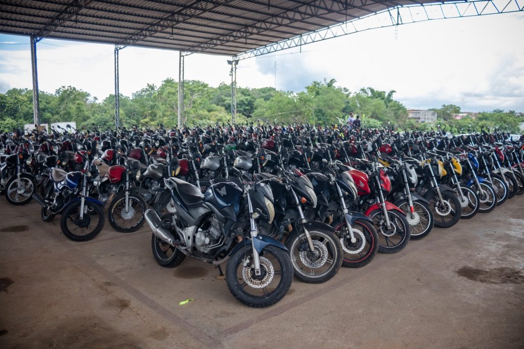 1º leilão do ano contará com oferta de mais de 400 veículos, entre carros, motos e sucatas - Foto: Isaque Ramos/Detran-AM