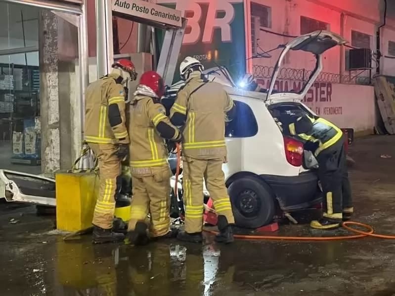 Condutor morre após colidir em bomba do posto de gasolina em Boa Vista - RR