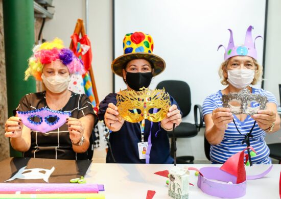 Carnaval 2023: adereços carnavalescos para alunos da rede municipal de ensino Foto: Antonio Pereira Semcom