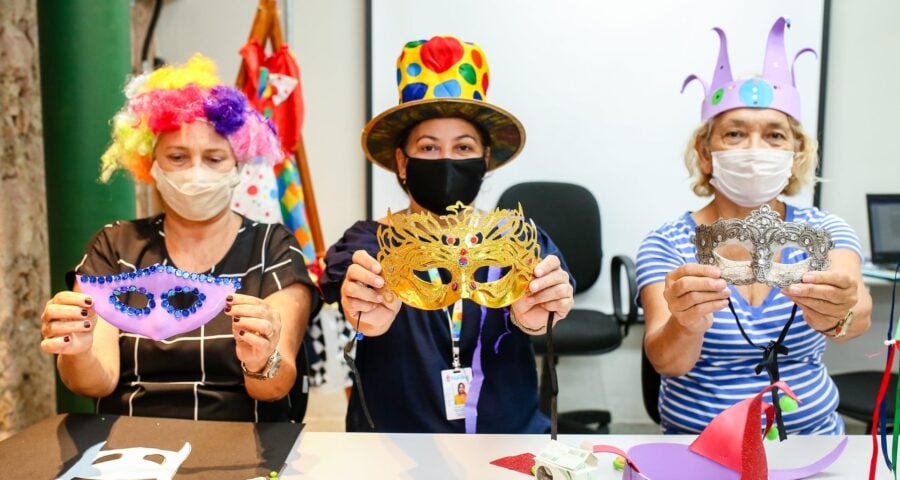 Carnaval 2023: adereços carnavalescos para alunos da rede municipal de ensino Foto: Antonio Pereira Semcom