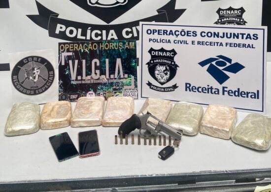 Além da drogas, foram apreendidos revólver calibre 357, com 10 munições intactas e uma munição deflagrada - Foto: Divulgação/PC-AM