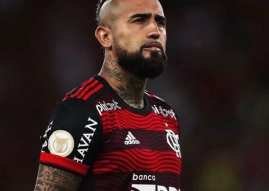 “Se o Colo-Colo quer jogar a Libertadores, que venha me tirar logo daqui, vamos”, disse Vidal – Foto: Reprodução/Twitter@flamengo.