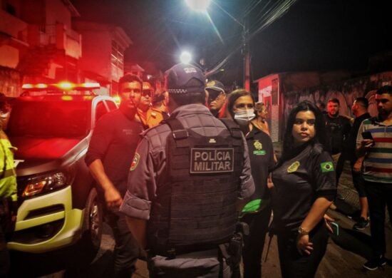 Carnaval No local também foram dadas orientações aos adolescentes que estavam na festa - Foto: Carlos Soares / SSP-AM