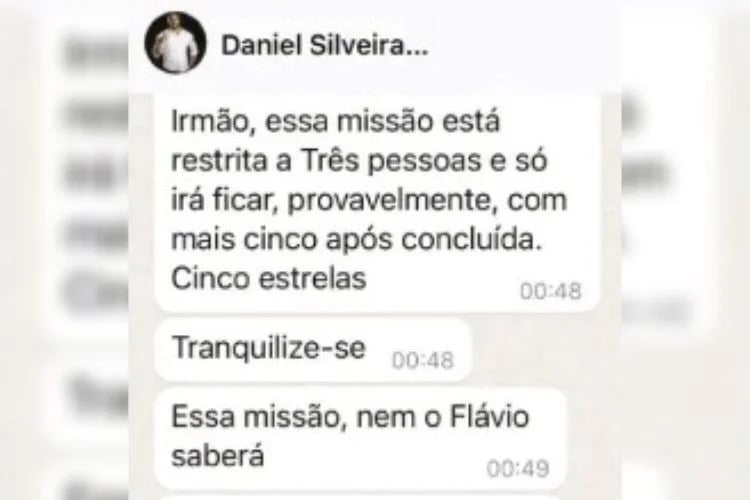 Segundo mensagens de Daniel Silveira, trama ficaria conhecida apenas entre cinco pessoas - Foto: Reprodução/WhatsApp