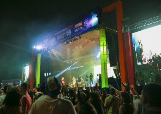 Mais de 100 mil foliões se divertiram no Carnaval em Manaus somente no domingo (19) - Fotos: Antônio Pereira / Semcom