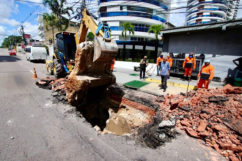 Avenida Maceió será interditada para obra de drenagem em Manaus - Foto: Márcio Melo/Seminf