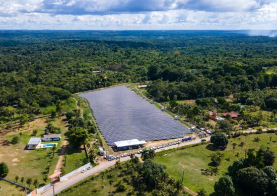 Manaus inaugura maior usina de energia solar da região Norte do país