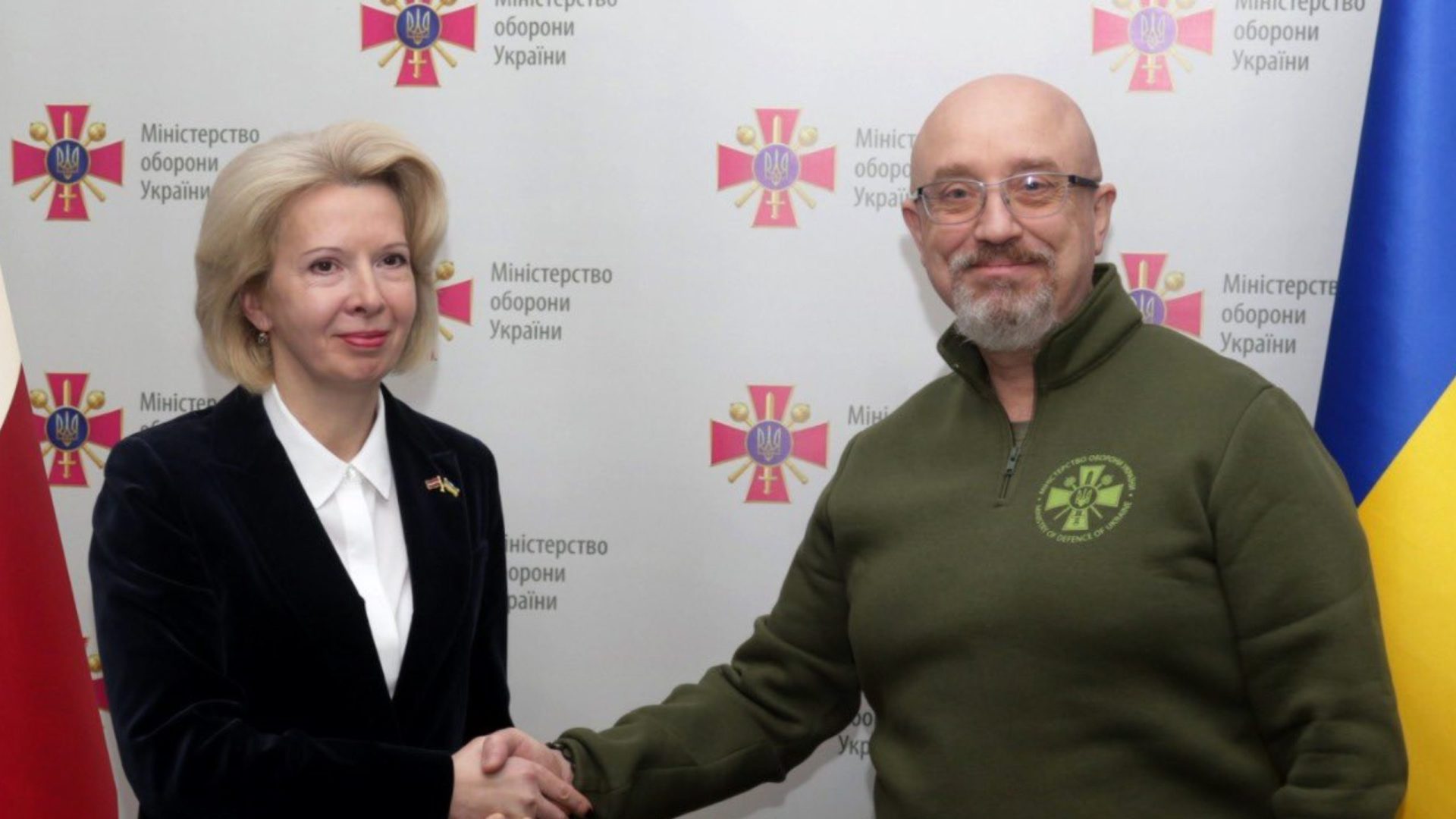 Ministro da Defesa da Ucrânia é afastado em meio a polêmicas de corrupção