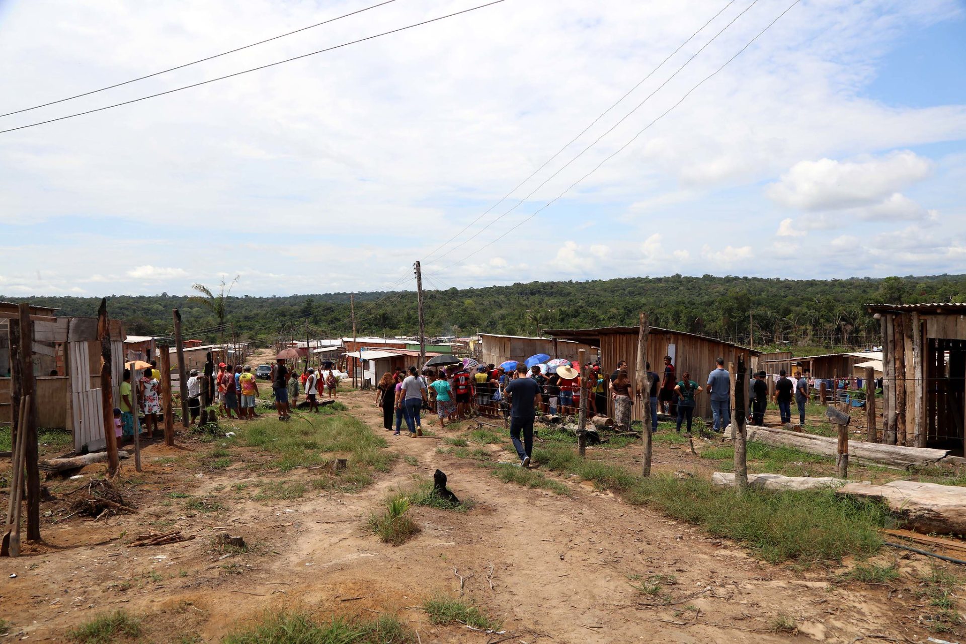 Famílias em moradias na comunidade Monte Horebe na Zona Norte de Manaus em 2019 - Foto: Mário Oliveira/ Semcom