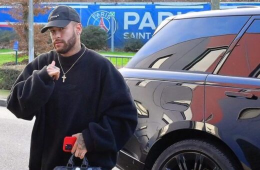 Neymar chegando para treino no PSG- Foto: Reprodução/Twitter @neymarjr