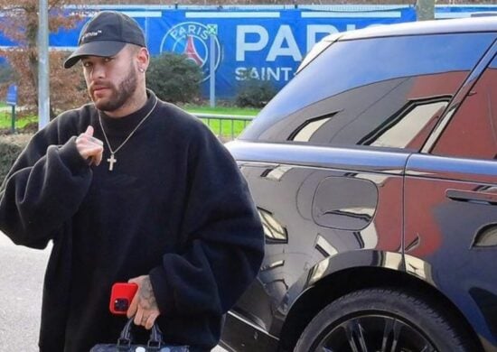 Neymar chegando para treino no PSG- Foto: Reprodução/Twitter @neymarjr