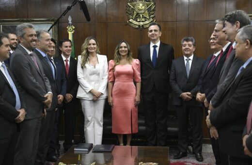 O presidente Rodrigo Pacheco deu posse à Augusta Brito, Ana Paula Lobato e Fernando Farias nesta quinta-feira (2)- Foto: Roque de Sá/Agência Senado suplentes