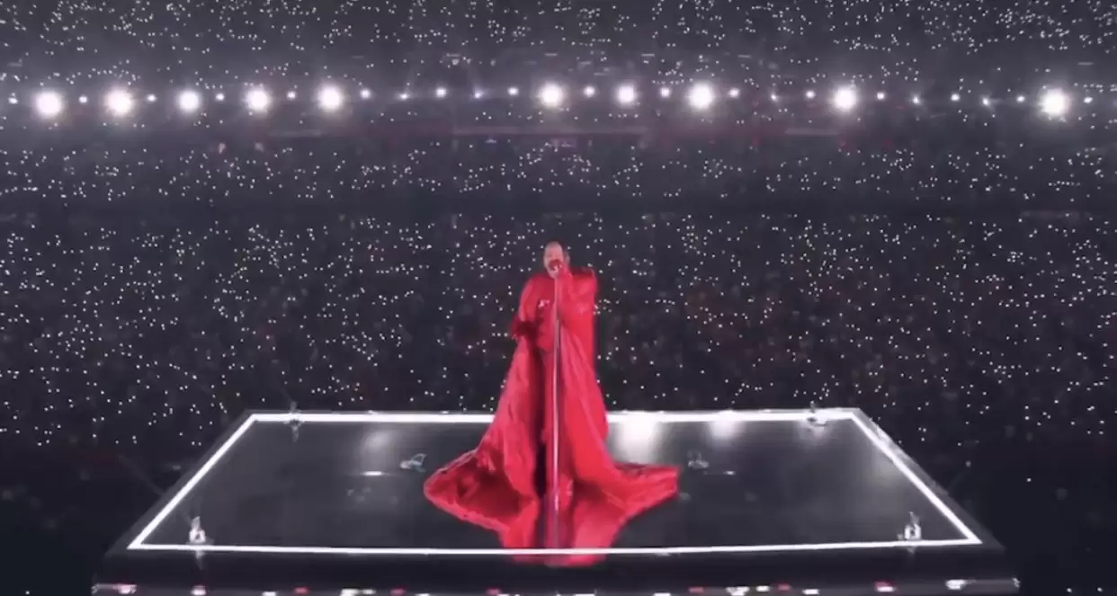 O Super Bowl está de volta. Rihanna lidera a chuva de estrelas do futebol  americano - Renascença