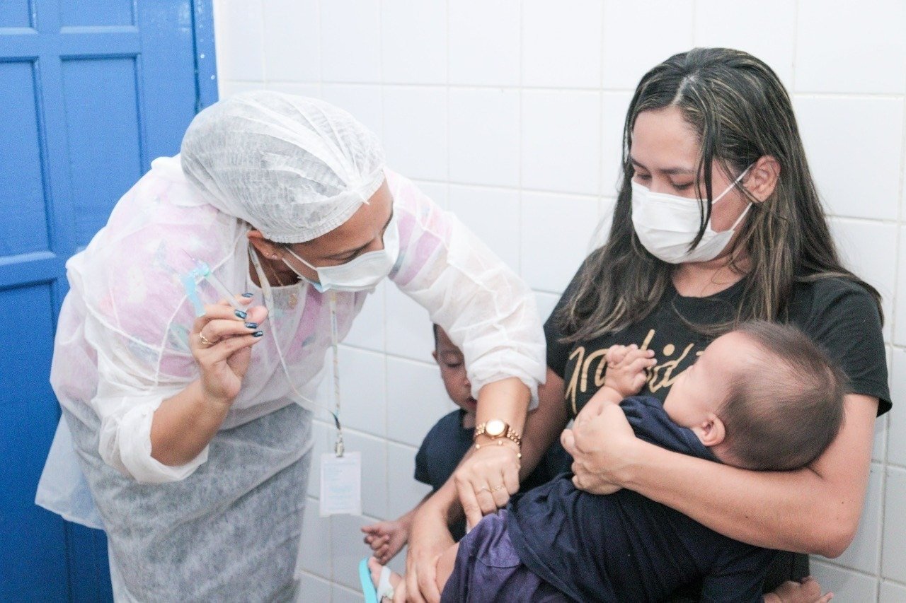 Vacinação contra a Covid-19 em bebês em Manaus - Foto: Divulgação/Semsa