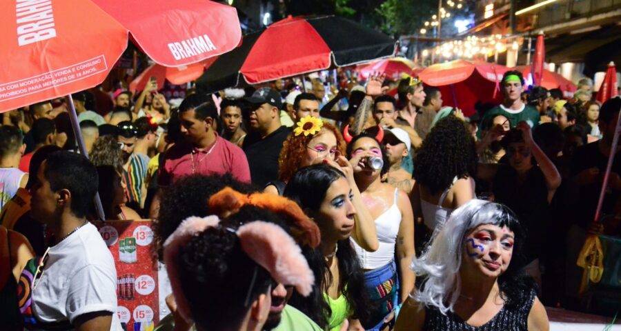 Carnaval está de volta e leva foliões às ruas do país - Foto: Saulo Dias/Photopress/Estadão Conteúdo