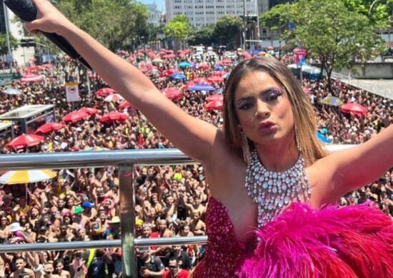 Cantora estreou no Carnaval do Rio com show mais curto, devido ao atraso para chegar no trio - Foto: Luciola Villela/Instagram @Lexa