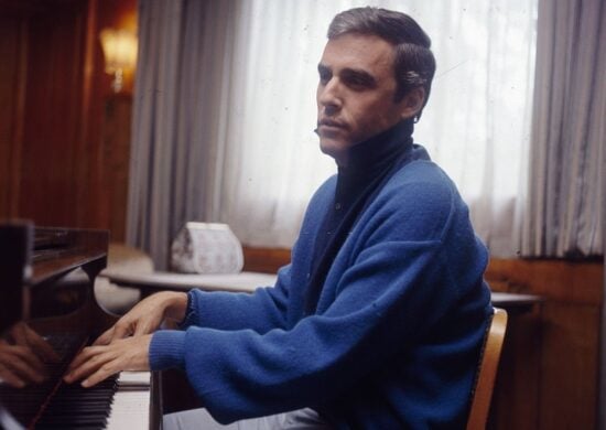 Burt Bacharach morreu em casa, em Los Angeles - Foto: Reprodução/Twitter @burtbacharach