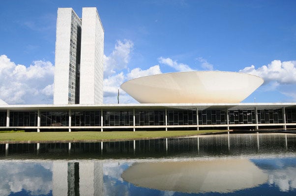 PT e PL se unem em 13 Estados para comandar Assembleias Legislativas