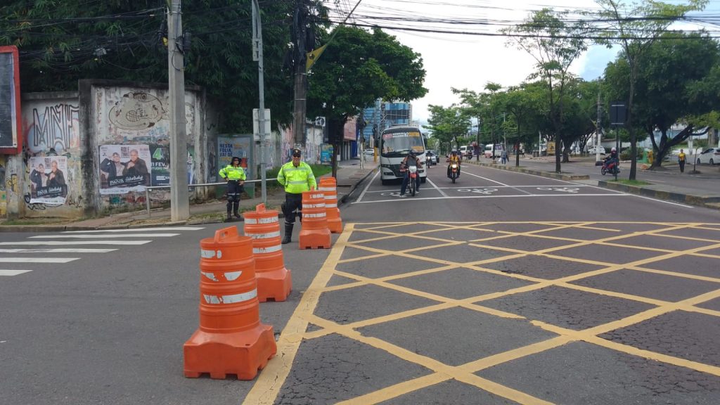 Agentes do IMMU monitoram o trânsito no local e auxiliam motoristas - Foto: Divulgação/IMMU