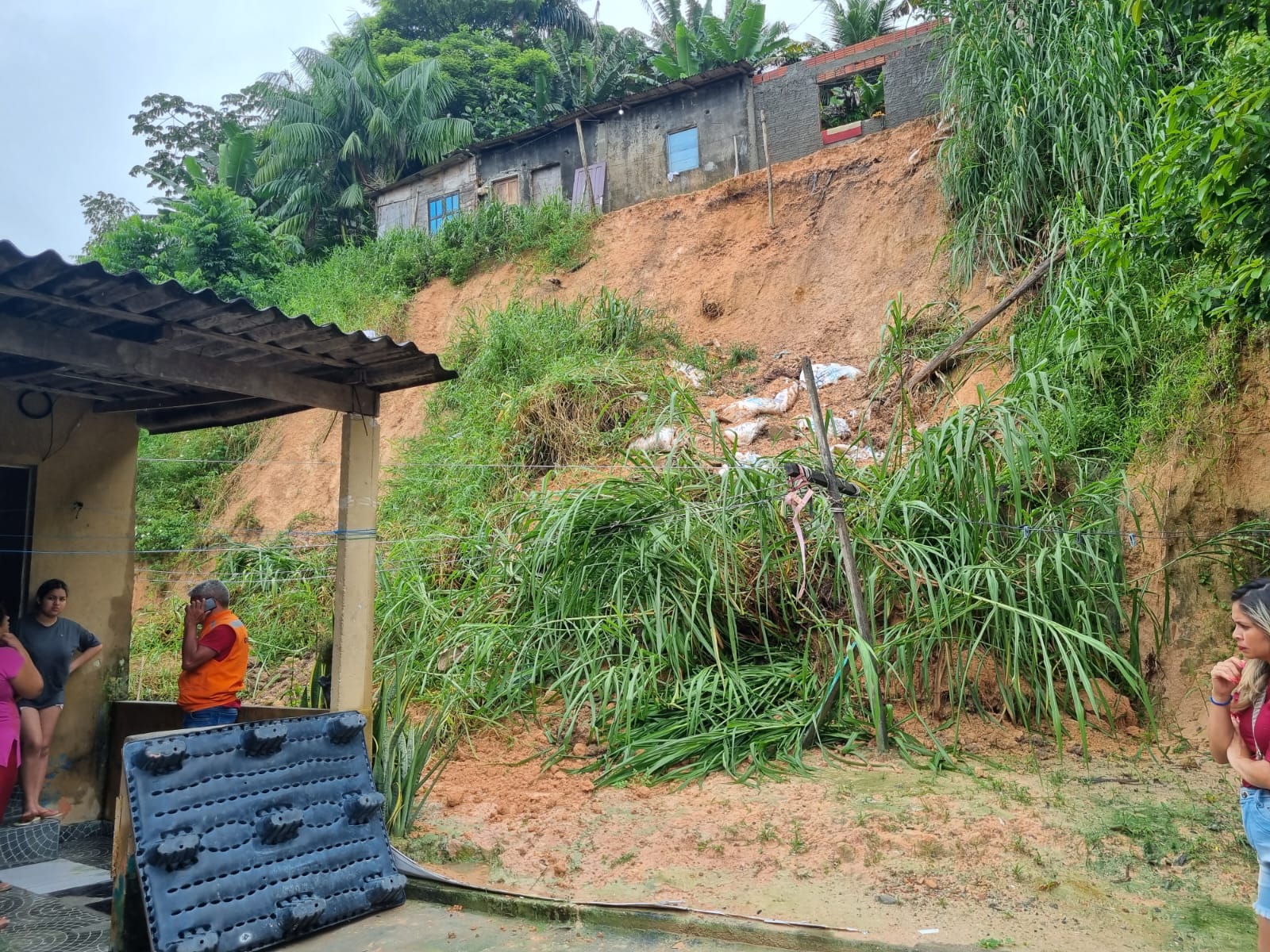 Até 15h15, chuva provocou 11 deslizamentos, principalmente em áreas da Zona Leste - Foto: Divulgação/Defesa Civil de Manaus