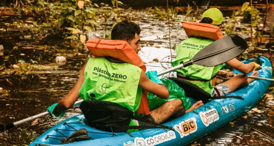 Projeto chama voluntários para limpeza de igarapé - Foto: Divulgação/Remada Ambiental