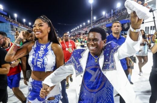 Ludmilla estreou no sambódromo ao lado de Neguinho da Beija-flor, no último ensaio da escola Nilópolis - Foto: Vitor Melo/RioCarnaval/divulgação