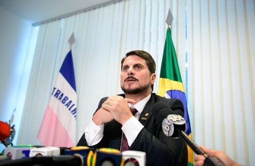 O senador Marcos do Val (Podemos-ES), fez apelo ao STF para devolver suas contas nas redes sociais - Foto: Marcos Oliveira/Agência Senado