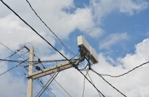 Medidores aéreos ainda geram poluição visual, segundo CPI da Aleam - Foto: Divulgação/Amazonas Energia