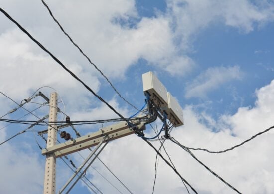 Medidores aéreos ainda geram poluição visual, segundo CPI da Aleam - Foto: Divulgação/Amazonas Energia