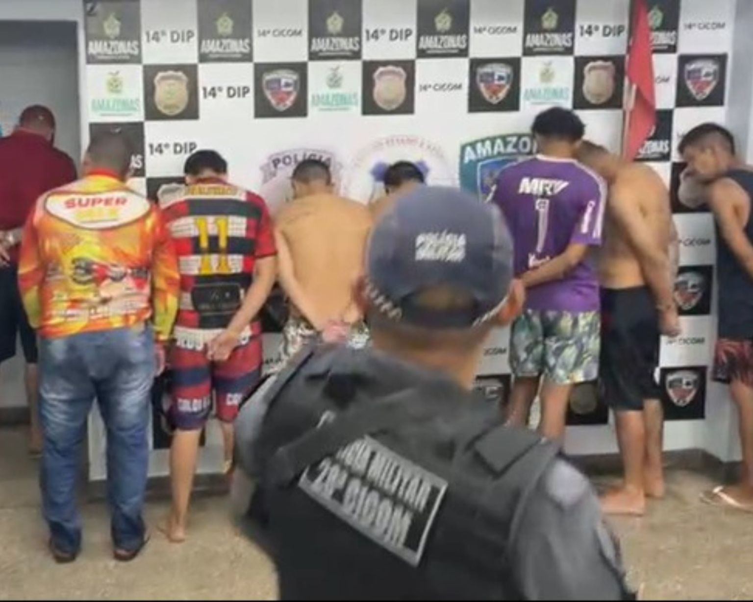Suspeitos de soltarem fogos de artifício para facção são presos em Manaus