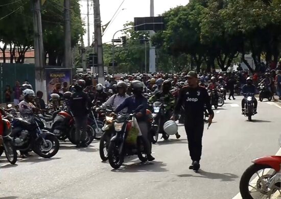 Após protestos, motociclistas de app serão regularizados em Manaus