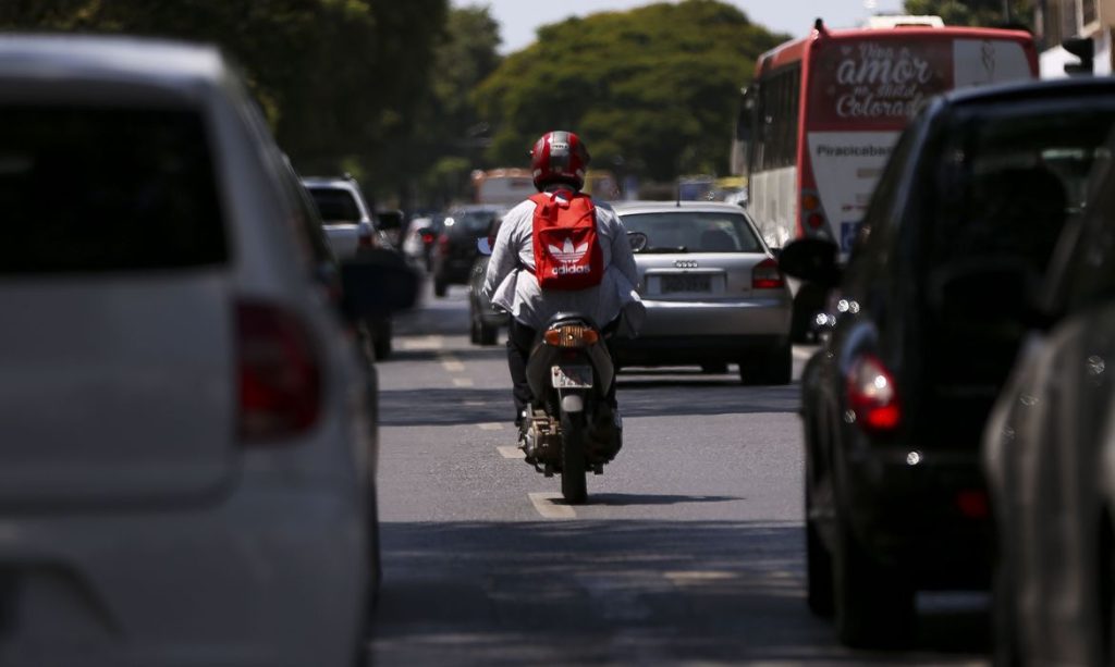 Motociclistas realizaram protesto após motos serem apreendidas pelo IMMU - Foto: Marcelo Camargo/Agência Brasil