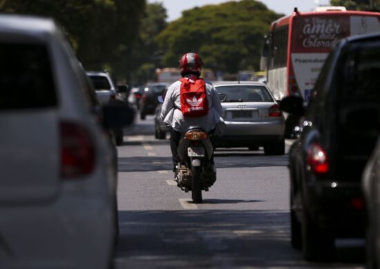 Motociclistas realizaram protesto após motos serem apreendidas pelo IMMU - Foto: Marcelo Camargo/Agência Brasil