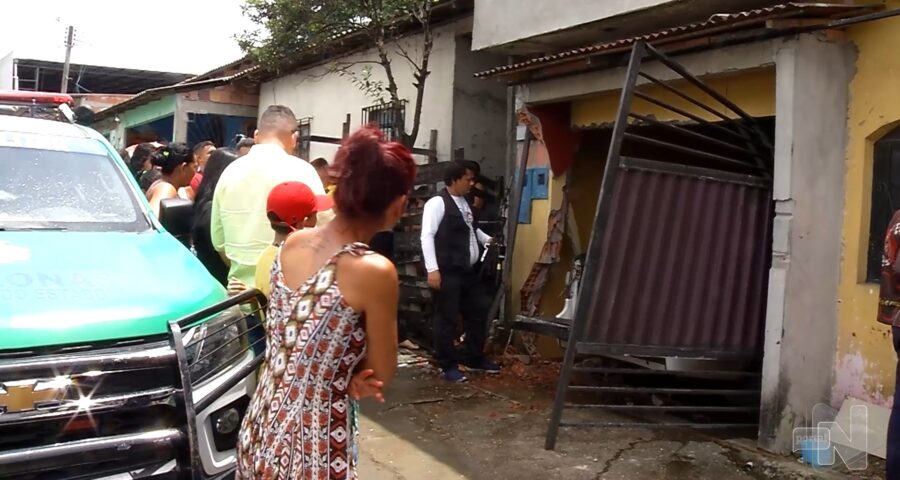 Motorista morre baleado em carro em movimento na Zona Leste de Manaus