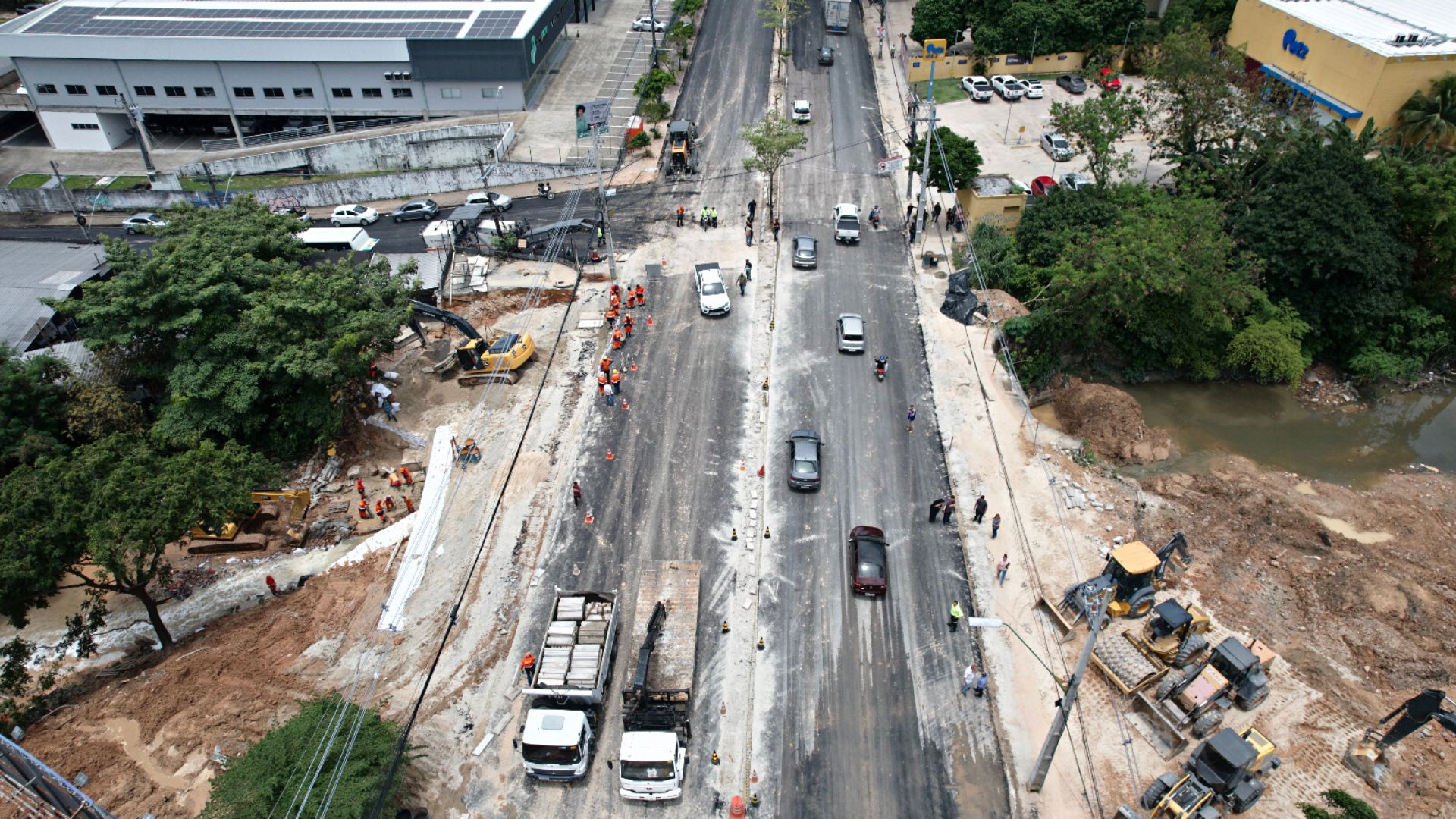 Espessura do asfalto da Djalma Batista será de 10 centímetros - Foto: Márcio Melo/Seminf
