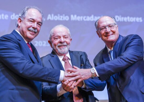 Solenidade de posse de Mercadante contou com a presença do presidente Lula e de ministros - Foto: Ricardo Stuckert/Presidência da República