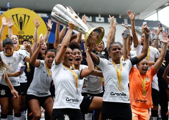 Meninas fo timão venceram de 4 a 1 o time do Mengão - Foto: Divulgação/Agência Corinthians