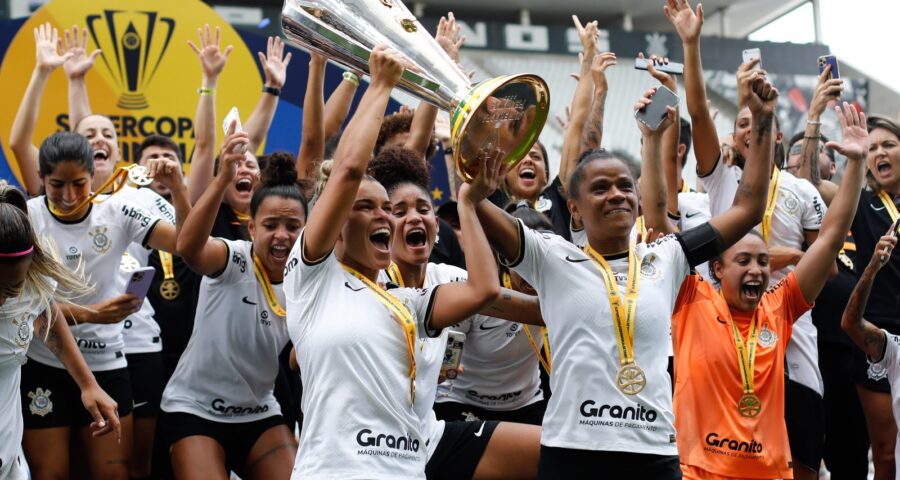 Meninas fo timão venceram de 4 a 1 o time do Mengão - Foto: Divulgação/Agência Corinthians